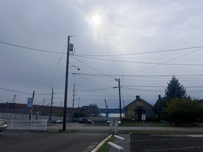 1206 Gregory Way in Bremerton, WA - Building Photo - Building Photo
