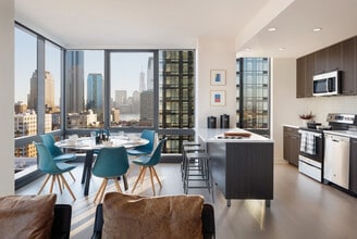 Vantage Collection in Jersey City, NJ - Foto de edificio - Building Photo