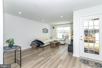 41 Barnes Wy in Gloucester Township, NJ - Building Photo - Building Photo