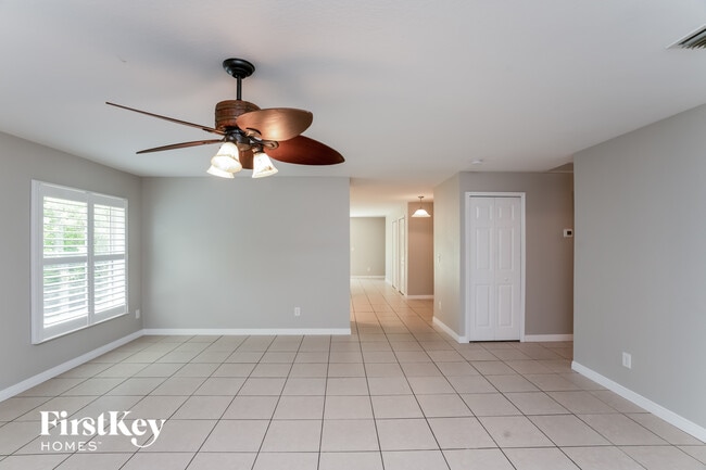 9192 Hillburn Terrace, Unit 5-314 in Englewood, FL - Building Photo - Building Photo