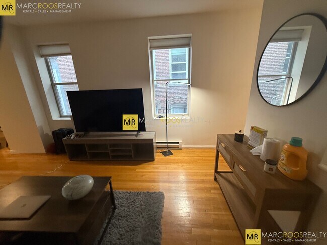90 Prince St, Unit 6 in Boston, MA - Foto de edificio - Building Photo