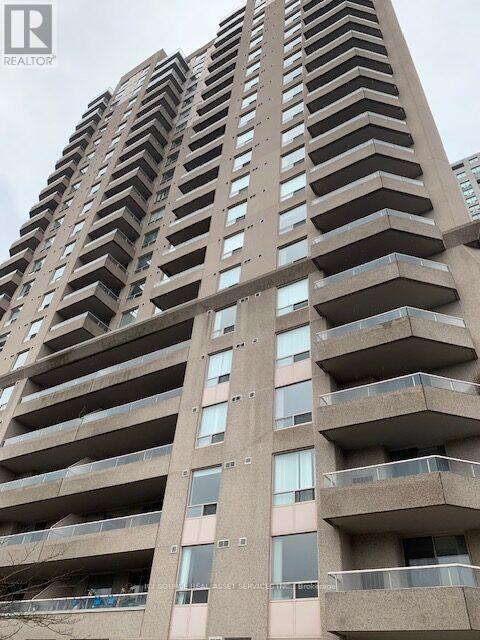 18-618 Hillcrest Ave in Toronto, ON - Building Photo