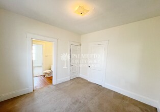 1104 Gregory St in Greensboro, NC - Foto de edificio - Building Photo