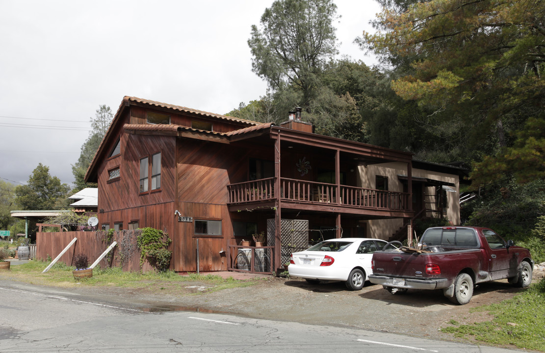 2080 Lake County Hwy in Calistoga, CA - Foto de edificio