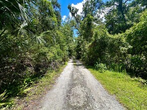 2325 Salt Creek Trail in Oviedo, FL - Foto de edificio - Building Photo