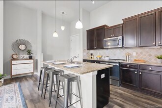 301 Inverness Way S, Unit 305 in Englewood, CO - Building Photo - Building Photo