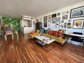 1200 West Ave in Miami Beach, FL - Building Photo - Building Photo