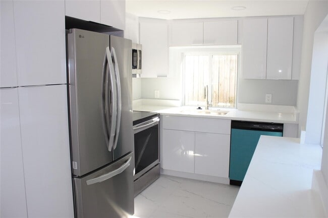 property at 522 SE 20th Ct