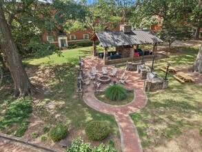 The Shelton at Cameron Court in Raleigh, NC - Foto de edificio - Building Photo