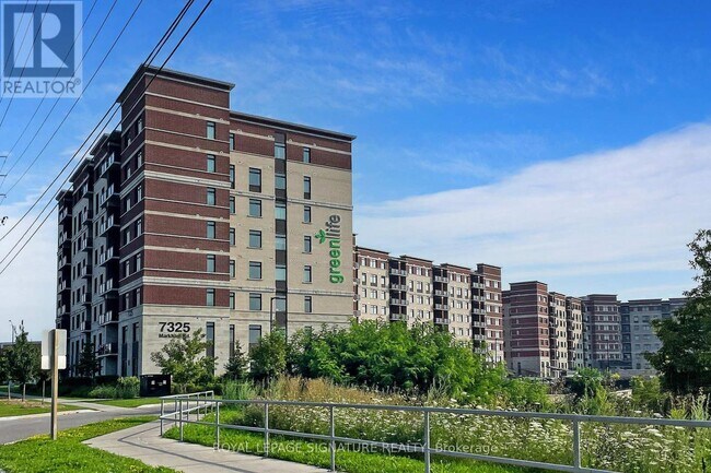 7325 Markham Rd in Markham, ON - Building Photo - Building Photo