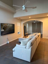 220 Lake Dr in Lemoore, CA - Building Photo - Building Photo