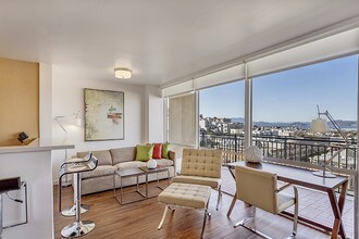 Crystal Tower Apartments in San Francisco, CA - Building Photo - Building Photo