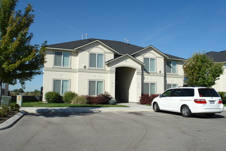 Sagecrest Apartments in Meridian, ID - Foto de edificio - Building Photo