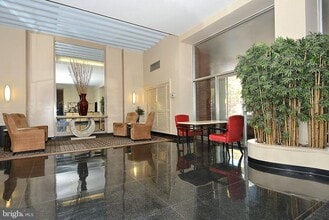 2500 Q St NW in Washington, DC - Building Photo - Building Photo