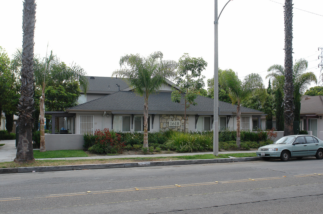 1618 S 9th St in Anaheim, CA - Foto de edificio
