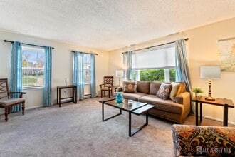 177N Rossmoor Dr in Monroe Township, NJ - Building Photo - Building Photo