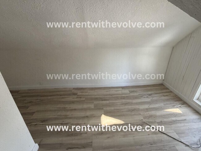 213 High St in Albany, IN - Building Photo - Building Photo