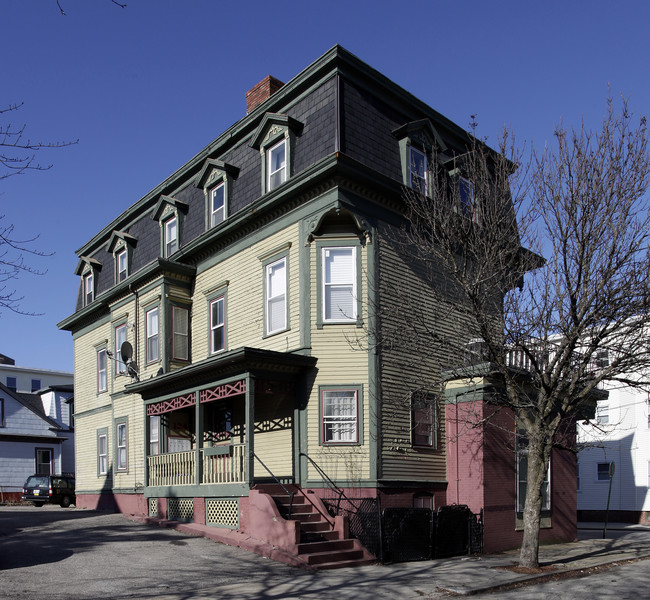 124 Almy St in Providence, RI - Building Photo - Building Photo