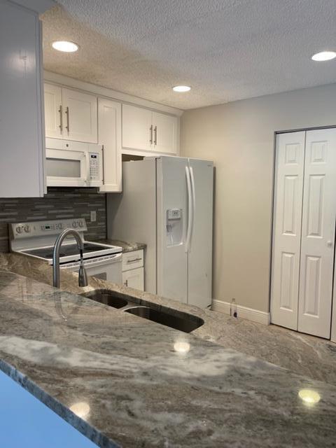 9826 Kamena Cir in Boynton Beach, FL - Building Photo