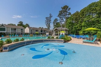 Linkhorn Bay Apartments in Virginia Beach, VA - Building Photo - Building Photo