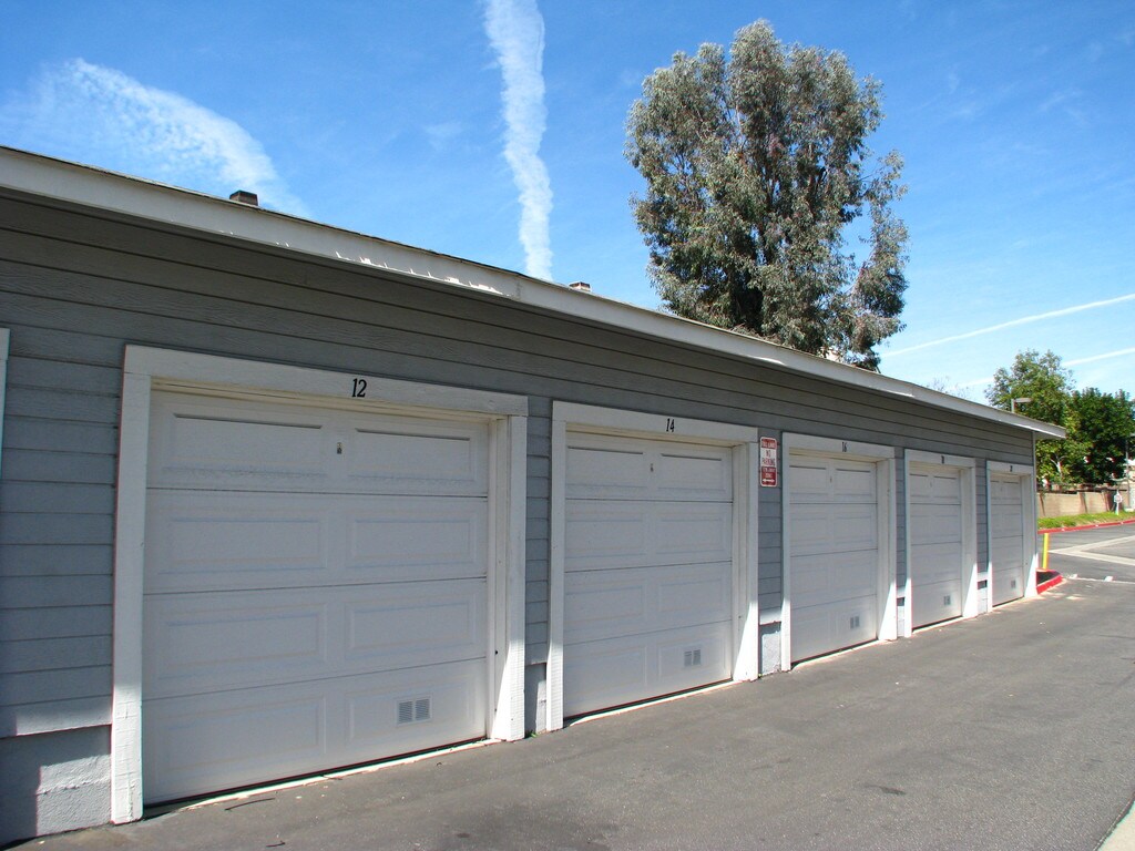 Harris Place Apartments in Ontario, CA