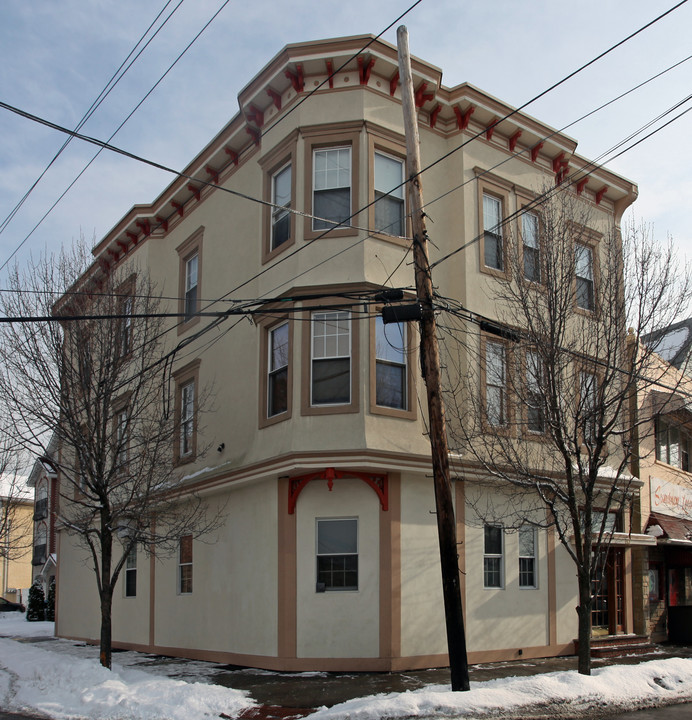 193 W Lincoln Ave in Mount Vernon, NY - Building Photo