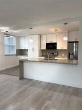 4200 Hillcrest Dr in Hollywood, FL - Building Photo - Building Photo