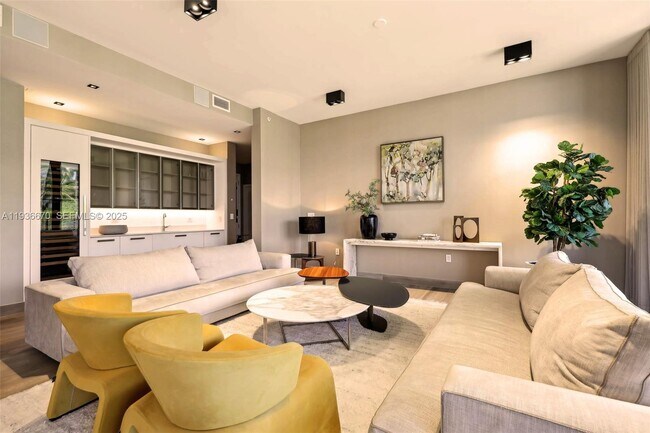 3581 E Glencoe St in Miami, FL - Building Photo - Building Photo