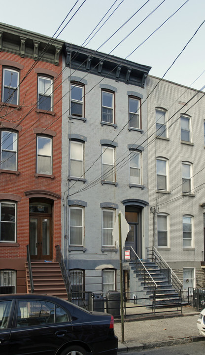 610 Hudson St in Hoboken, NJ - Building Photo