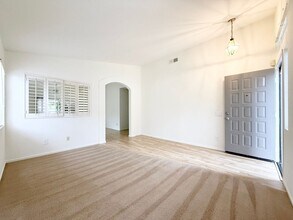 844 Essence Ave in Oceanside, CA - Building Photo - Building Photo