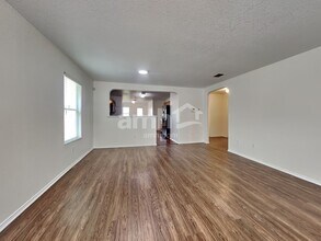 118 Fontana Albero in San Antonio, TX - Building Photo - Building Photo