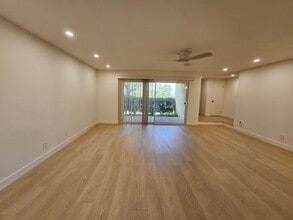 9636 Vía Rimini in Burbank, CA - Building Photo - Building Photo