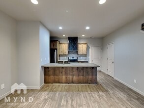 118 N 43rd Pl in Ridgefield, WA - Foto de edificio - Building Photo