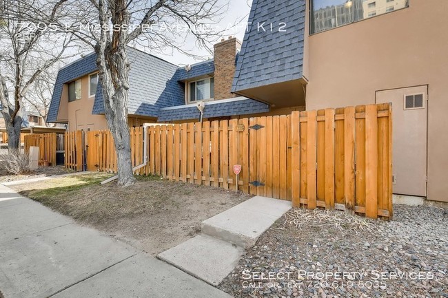 7995 E Mississippi Ave-Unit -APT K12 in Denver, CO - Building Photo - Building Photo