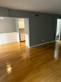 9001 Ridge Ave photo'