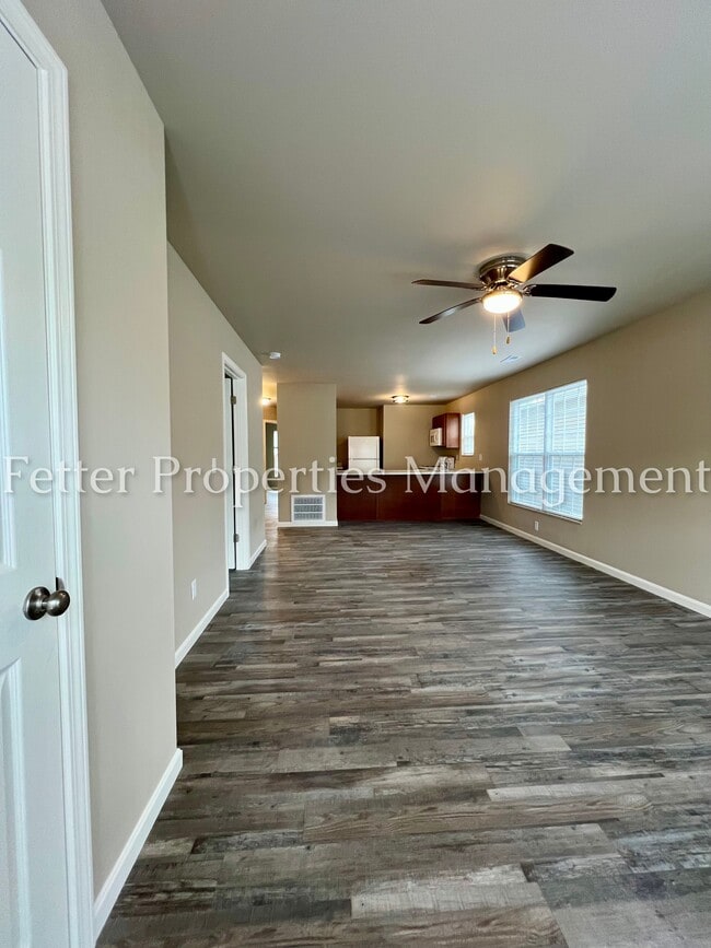 5284 Canyon Cir, Unit B in Newburgh, IN - Foto de edificio - Building Photo