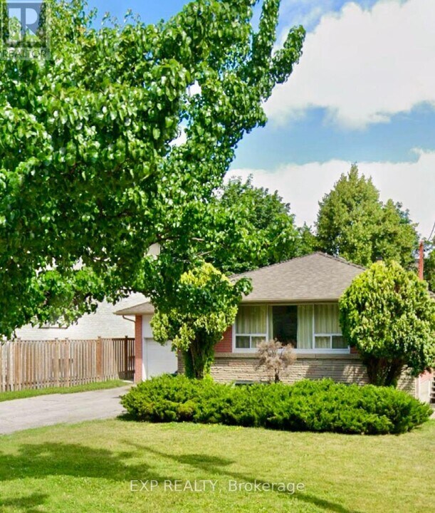 20 Maureen Dr in Toronto, ON - Building Photo