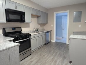 4860 Forest Rd in Mentor, OH - Building Photo - Building Photo