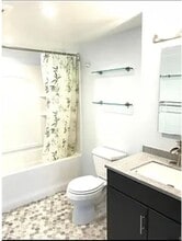 70 Paloma Ave in Pacifica, CA - Foto de edificio - Building Photo