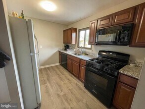 8413 Alameda Ct in Alexandria, VA - Building Photo - Building Photo