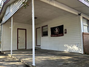 318 Meadowbrook Ln in Tallahassee, FL - Building Photo - Building Photo