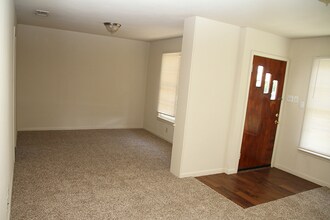 121 N McEntire Ct in White Settlement, TX - Building Photo - Building Photo