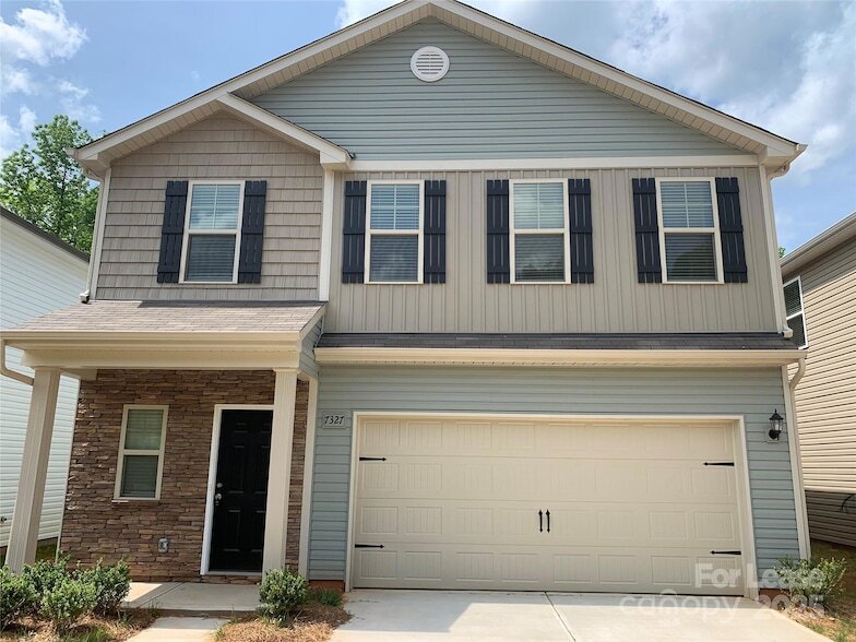 7327 Neal Rd in Charlotte, NC - Building Photo