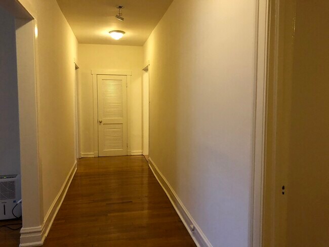 1134 W Pratt Blvd in Chicago, IL - Building Photo - Building Photo