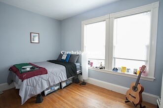 3 Kinnaird St, Unit 1 in Cambridge, MA - Building Photo - Building Photo