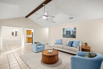 10703 Parkfield Dr in Austin, TX - Building Photo - Building Photo
