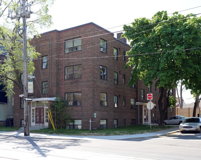 569 Kingston Rd in Toronto, ON - Building Photo - Primary Photo