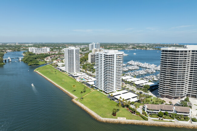 Cove Tower East in North Palm Beach, FL - Building Photo - Building Photo