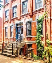 228 1st St, Unit 2B in Jersey City, NJ - Building Photo