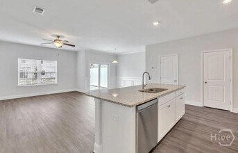 323 Gov Gwinnett Way in Pooler, GA - Building Photo - Building Photo